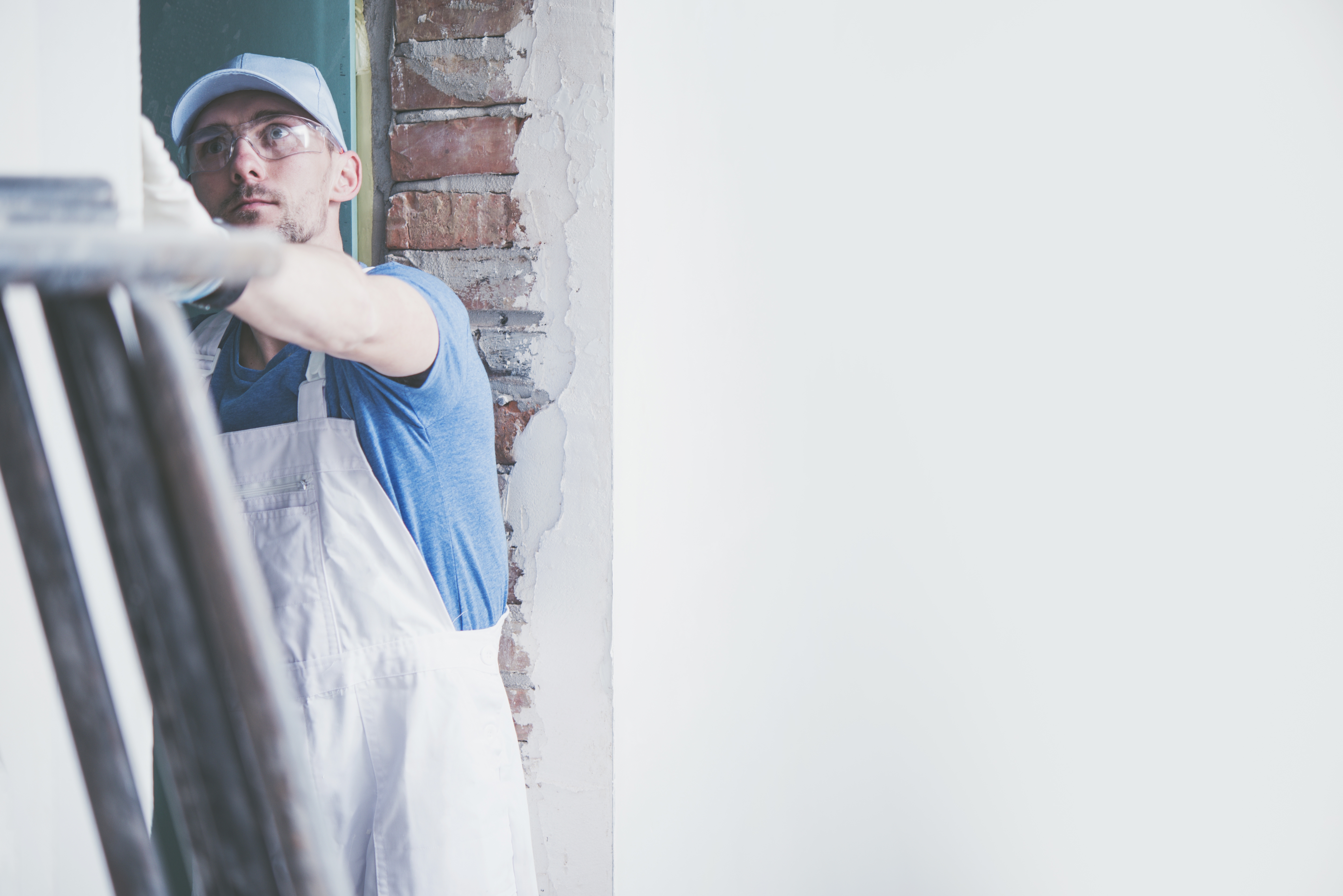 caucasian male contractor 2025 03 15 00 55 08 utc